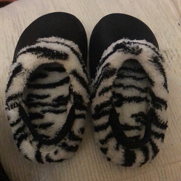 Zebra clogs🦓Choose 3 items for 10 - Picture 3 of 6
